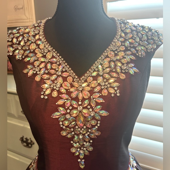 Unique Fashion formal dress
👗OFFERS WELCOME
CLOSET CLEAN OUT❤️ - Picture 3 of 10